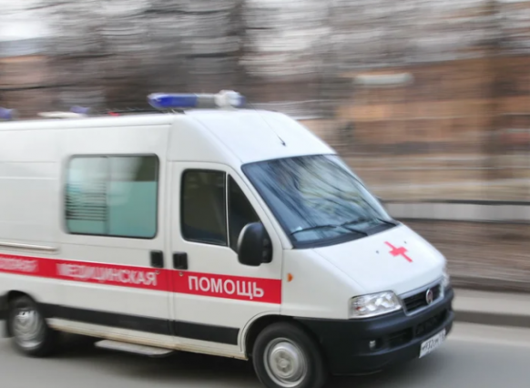 В Ростове молодых врачей без ординатуры приглашают работать в скорой помощи